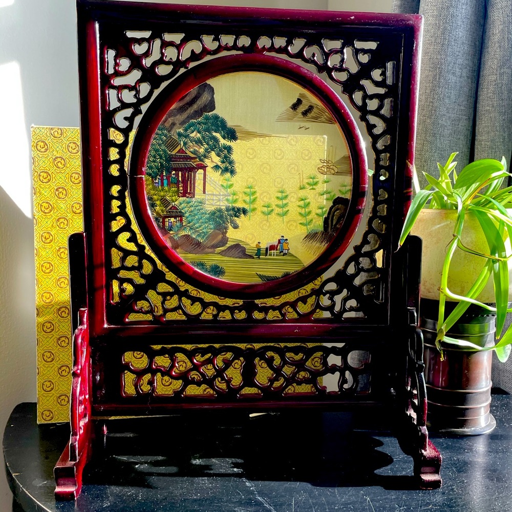 Chinese Suzhou embroidery in wood stand